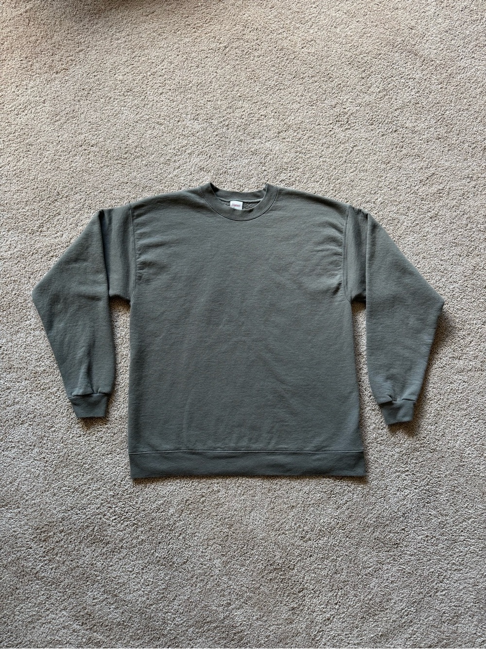 Men’s Large Olive Green Hanes Crewneck, Great Condition, Comfy & Soft